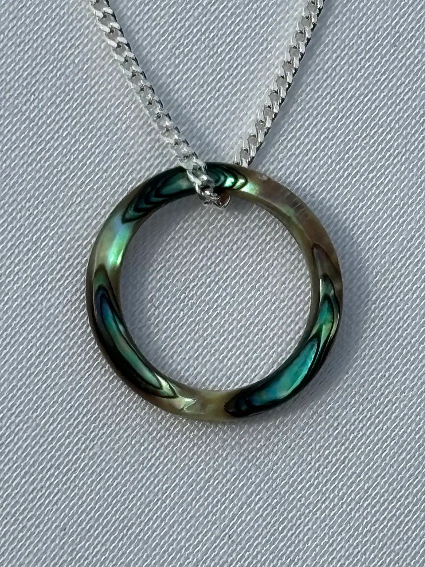 Halio | Pāua halo necklace