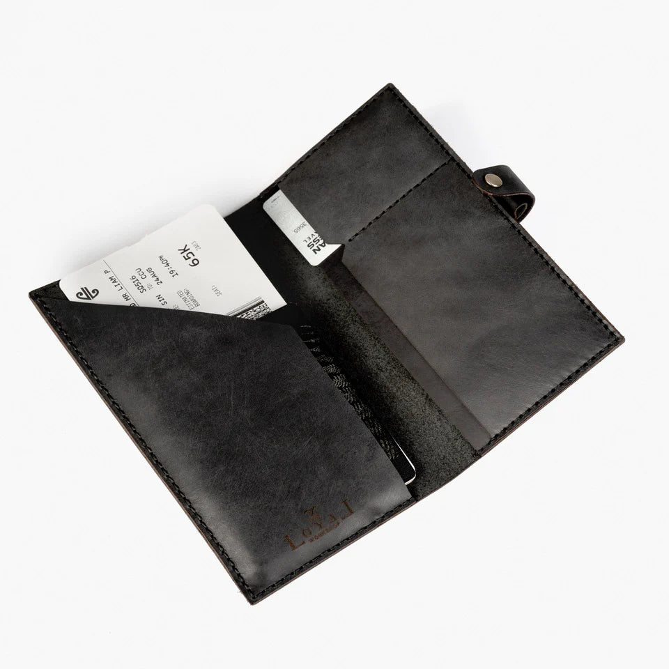 LOYAL | LEATHER PASSPORT COVER