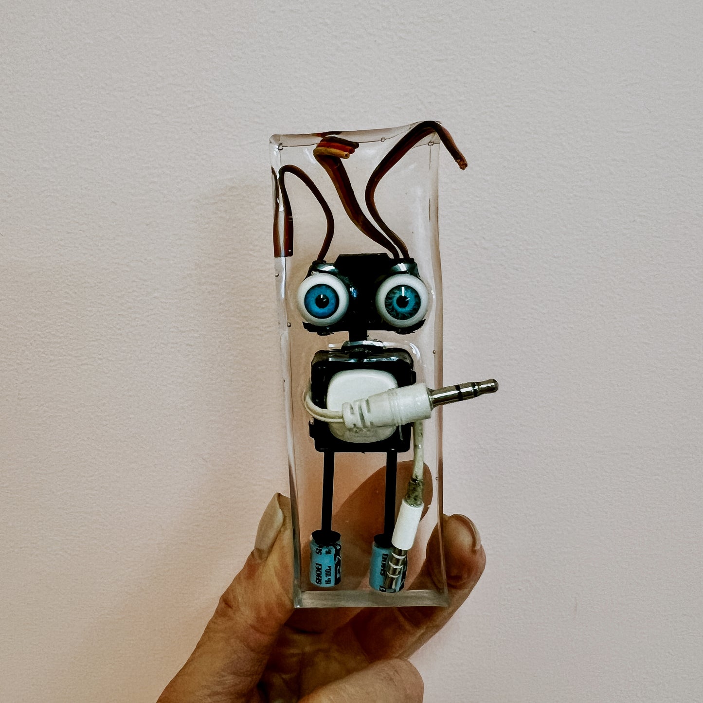 CRYOBOTS | Maxi Minion