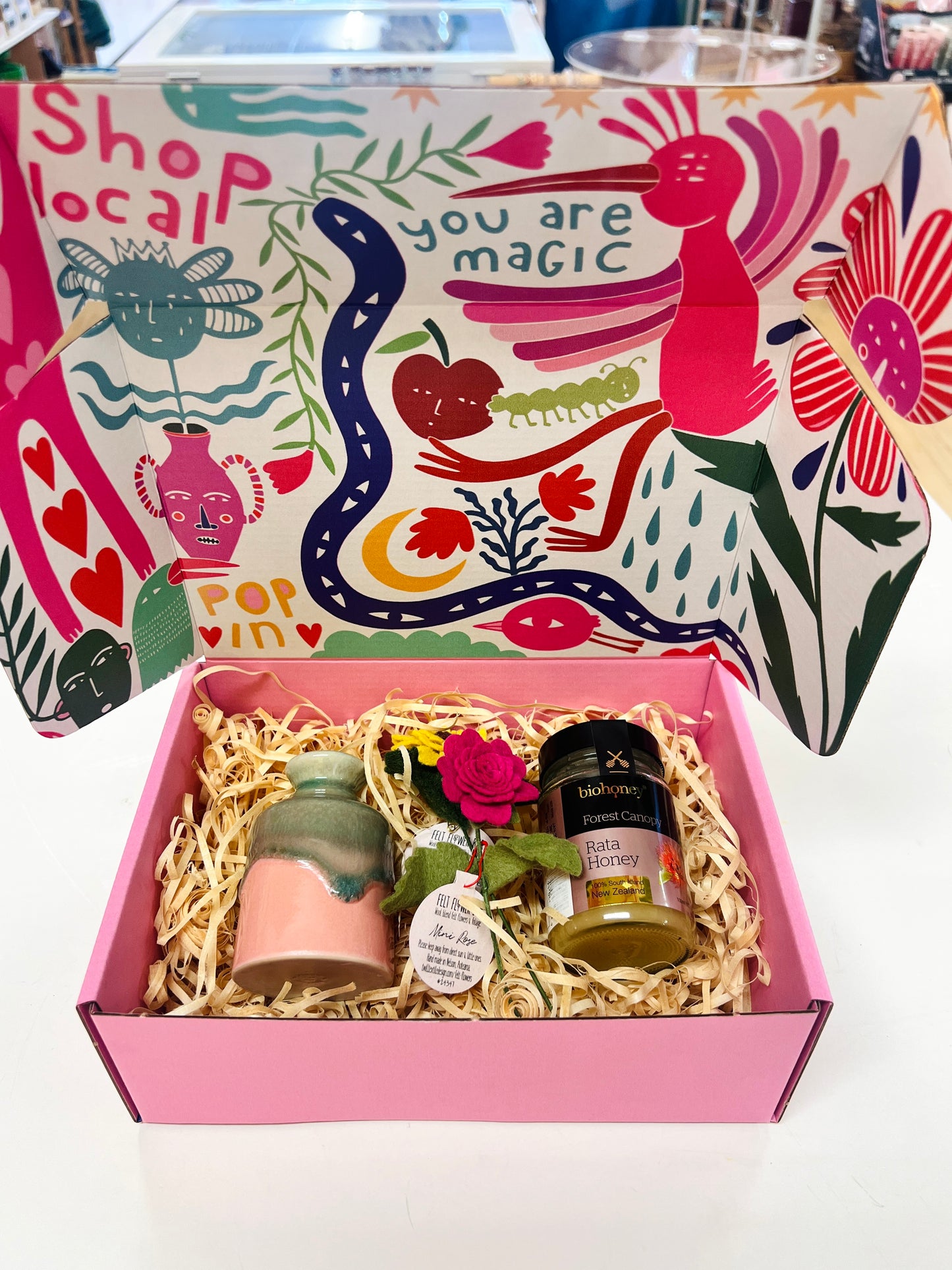Little Beehive Gift Box | Honey & Flowers