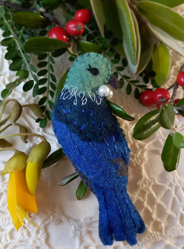 NATIVE BIRD DECORATIONS