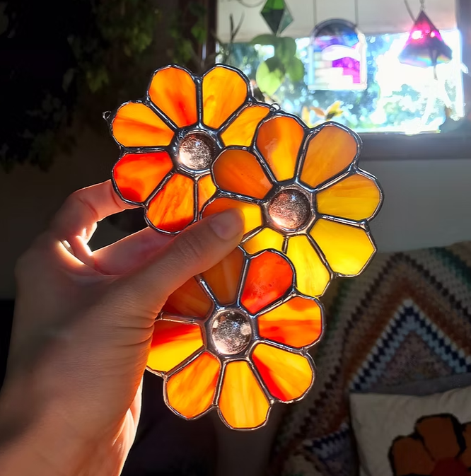 Magpie Castle | Medium Flower