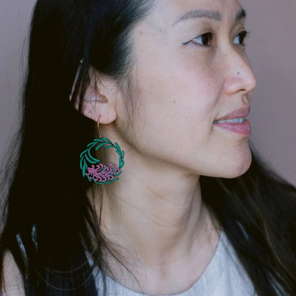 Grevillea Wreath earrings in Black/Green/Pink