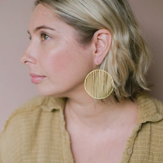 Line Disc earrings - Gold or Silver