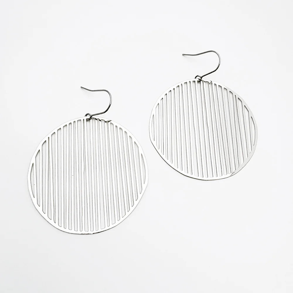 Line Disc earrings - Gold or Silver