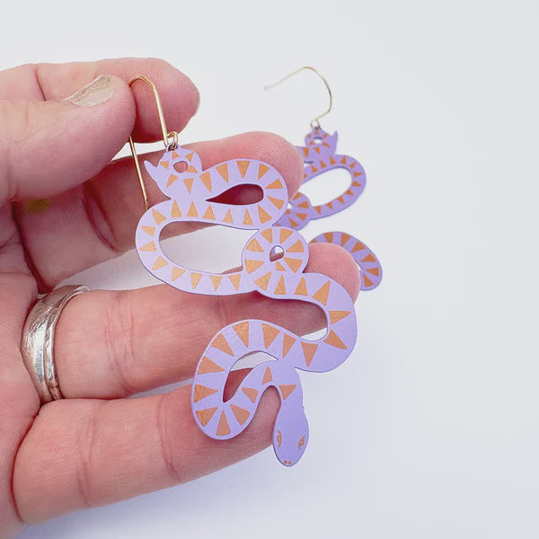 Denz & Co | Lilac Snake earrings