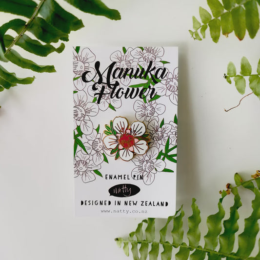Enamel pin | Manuka Flower