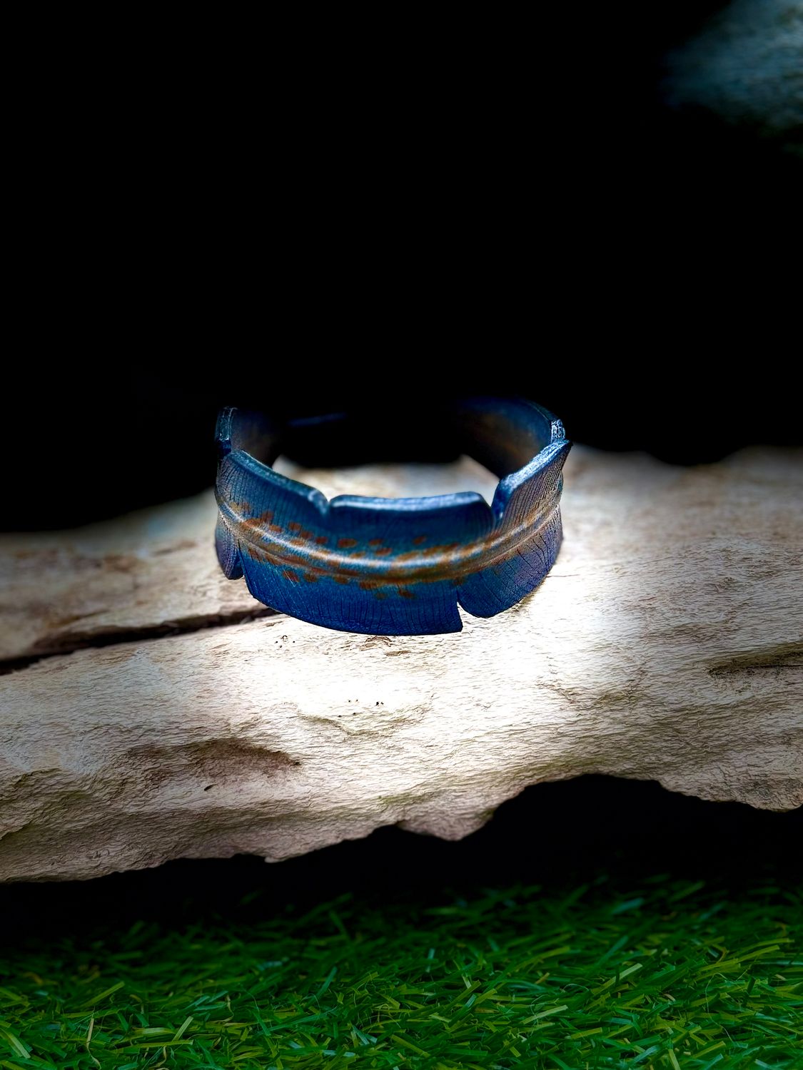 Whio Breeze Leather Feather Adjustable Wristband