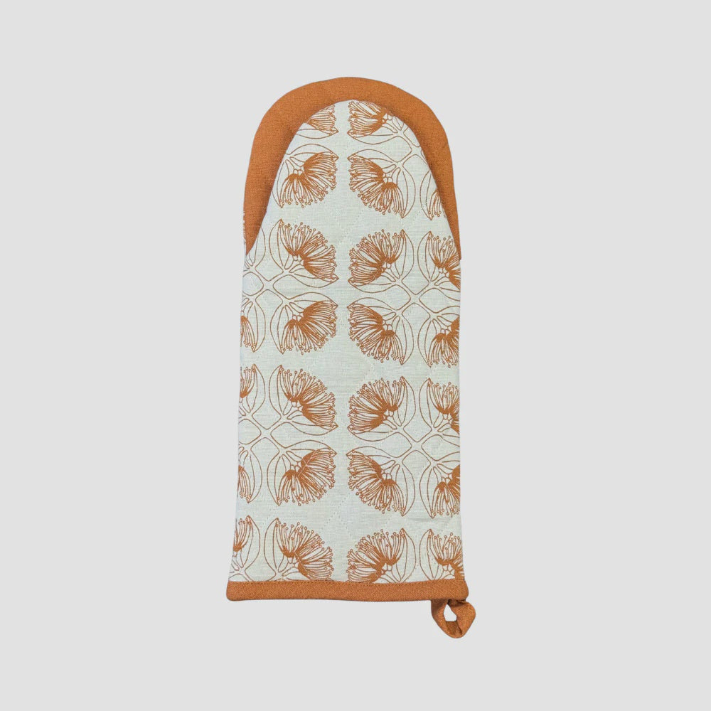 Ali Daives | Oven Mitt