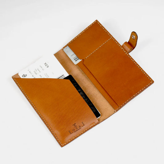 LOYAL | LEATHER PASSPORT COVER