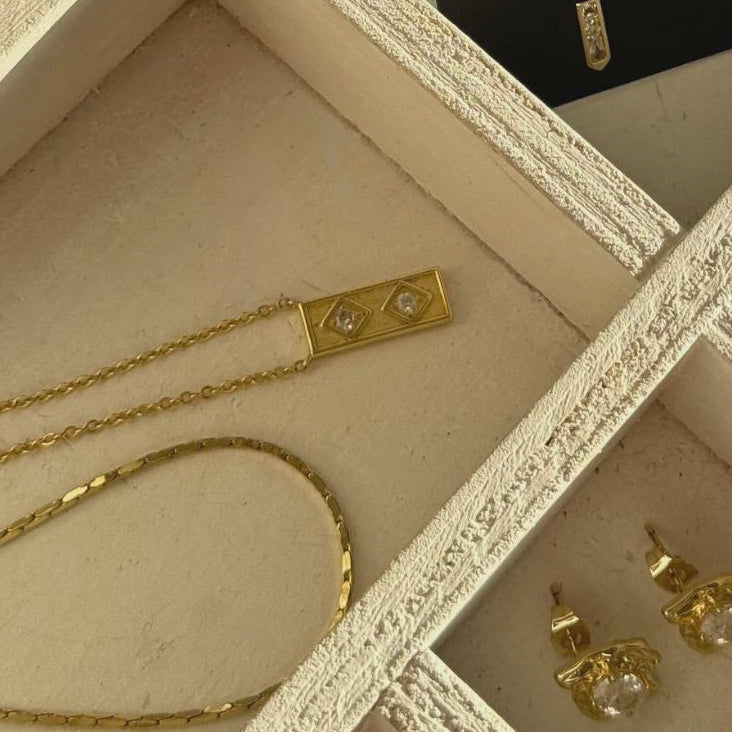 Queen Of The Foxes | Necklace - Double Diamond