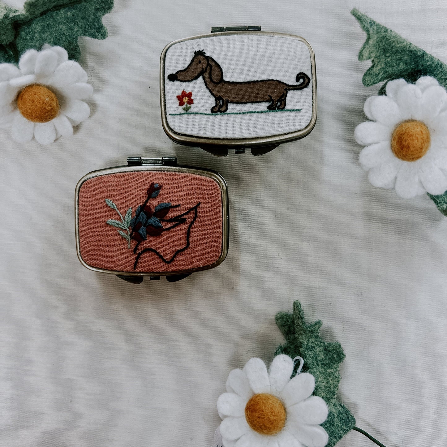 Little Birdie | embroidered pill box