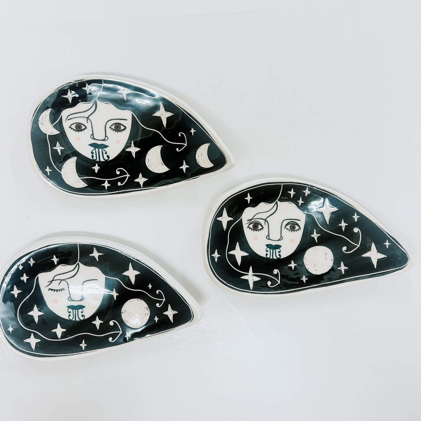 Tear Drop Wahine Dishes