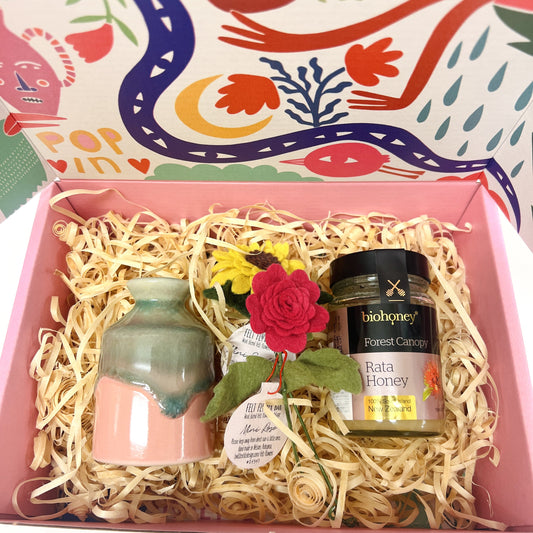 Little Beehive Gift Box | Honey & Flowers