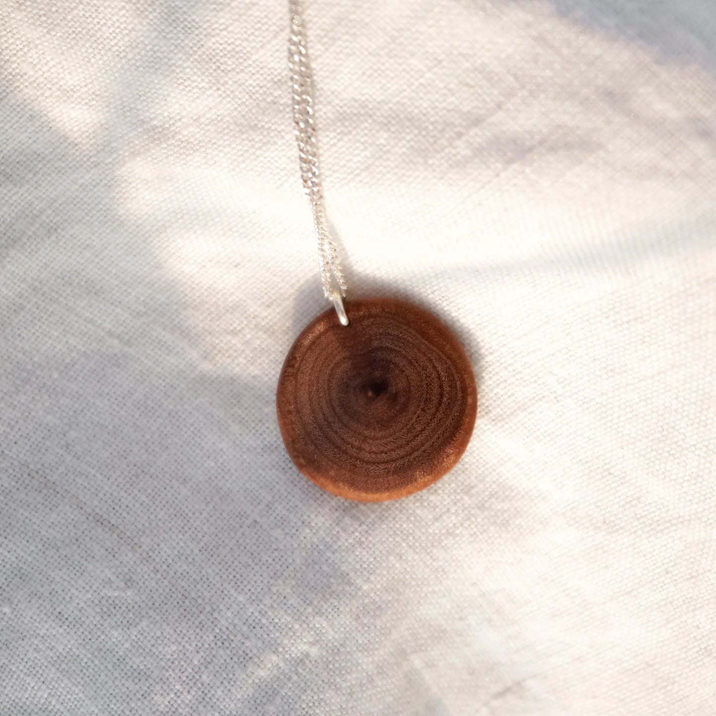 HALIO | wooden disk silver necklace