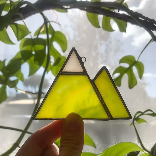 Magpie Castle | Stained Glass Mountain