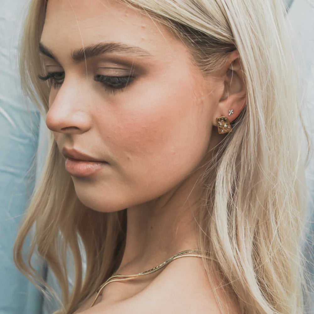 Earrings - Tiny Pearl