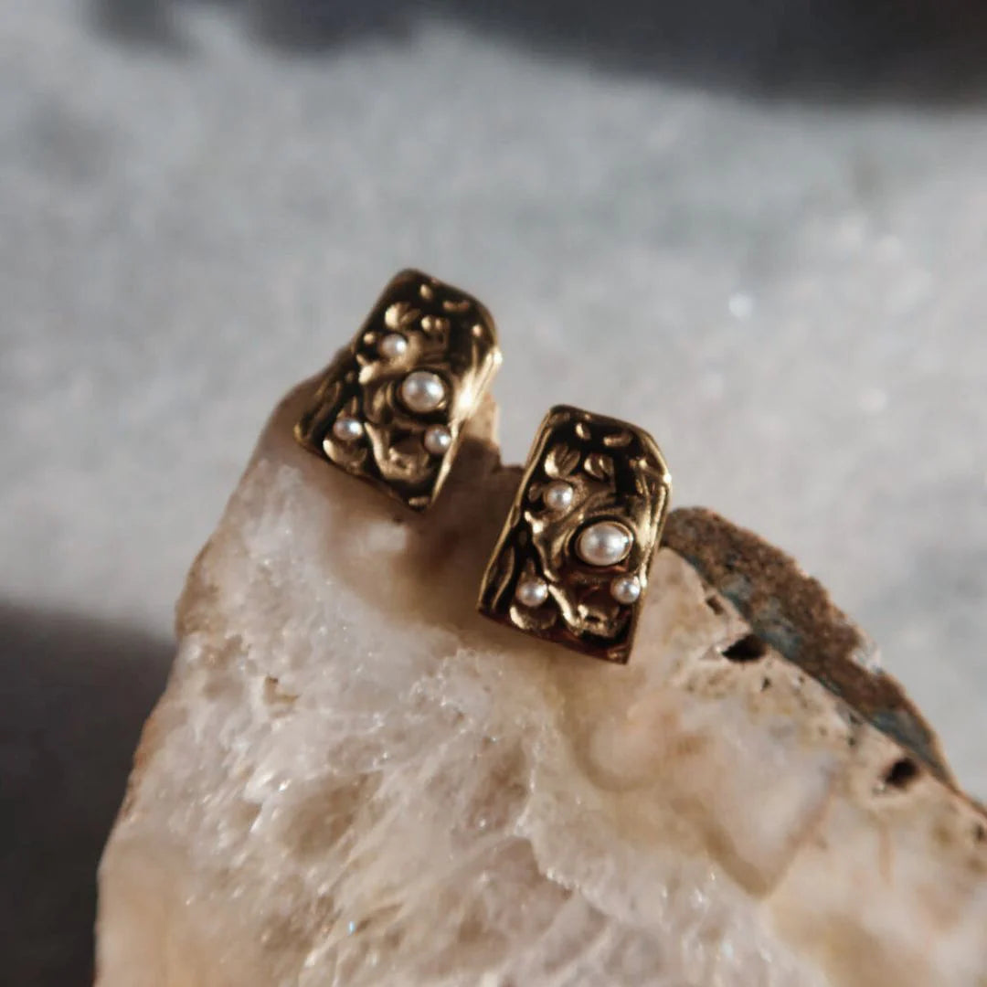 Earrings - Tiny Pearl