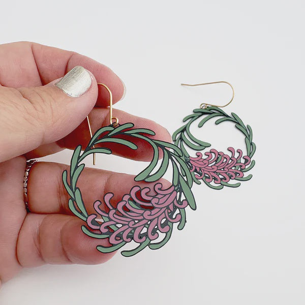 Grevillea Wreath earrings in Black/Green/Pink