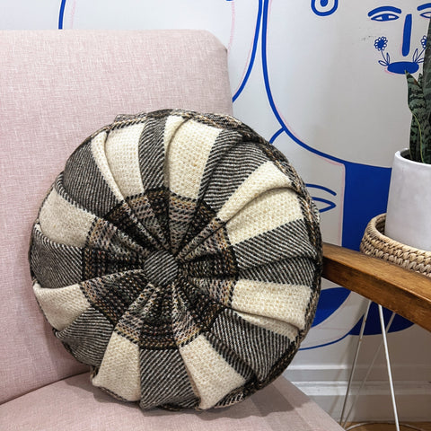 Blanket Wheel Cushion | Black & Ivory